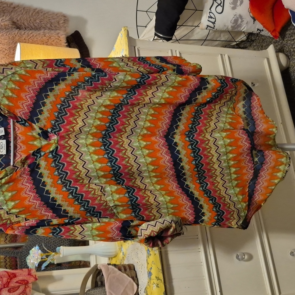 NWOT Woman's multicolor Boho Cato blouse Rolled Button 3/4 Sleeve